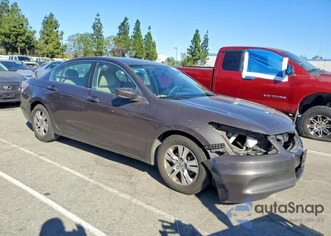 2011 Honda Accord Lxp z USA, uszkodzony, nr VIN 1HGCP2F4XBA014159